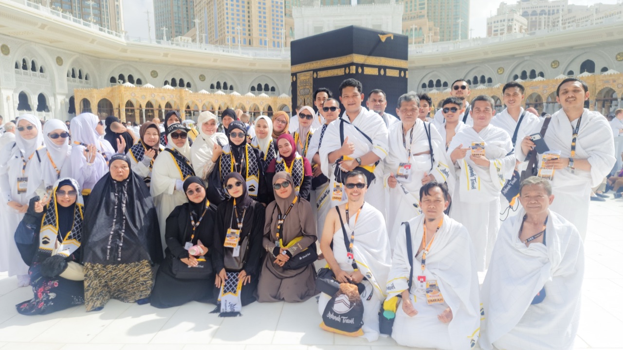 Depan Ka'bah, Masjidil Haram, Makkah