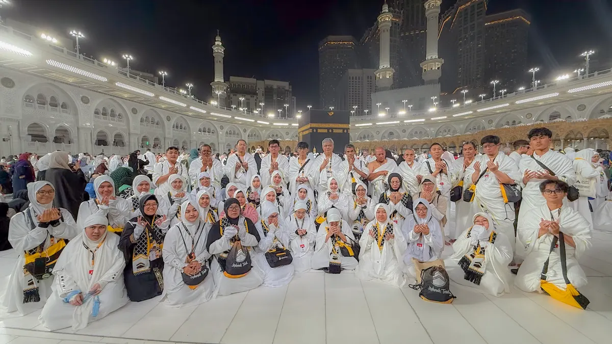 Cari umroh terpercaya 2026? Kenali ciri travel amanah, tips hindari penipuan, dan kenapa Rahmah Travel jadi pilihan 15.000+ jamaah. Konsultasi gratis.