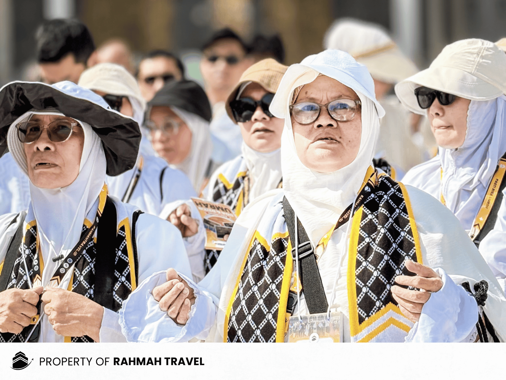 Bukan Healing ke Bali, Gen-Z Kini Pilih Berangkatkan Orang Tua Umroh sebagai Bentuk Bakti