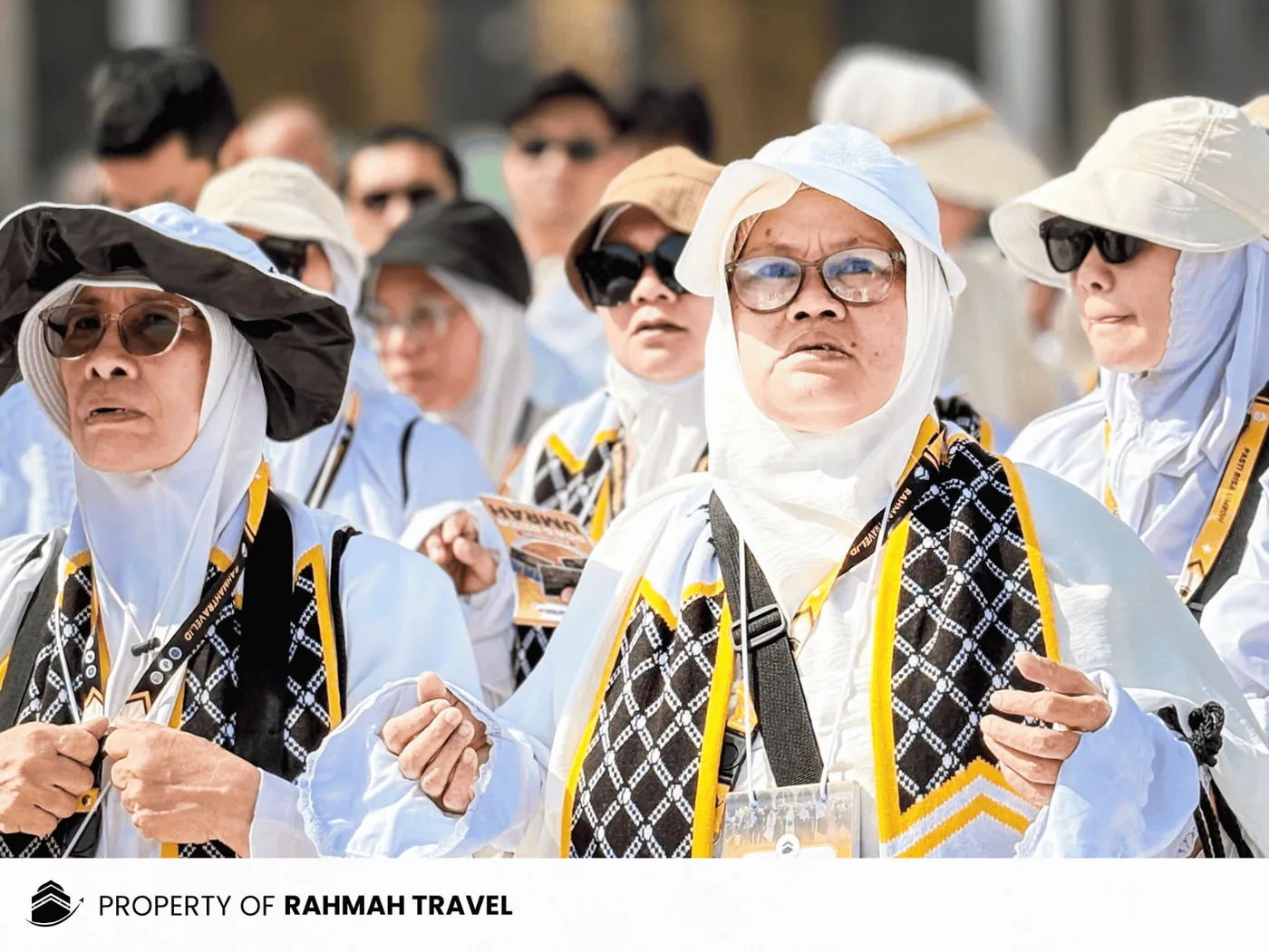 Bukan Healing ke Bali, Gen-Z Kini Pilih Berangkatkan Orang Tua Umroh sebagai Bentuk Bakti
