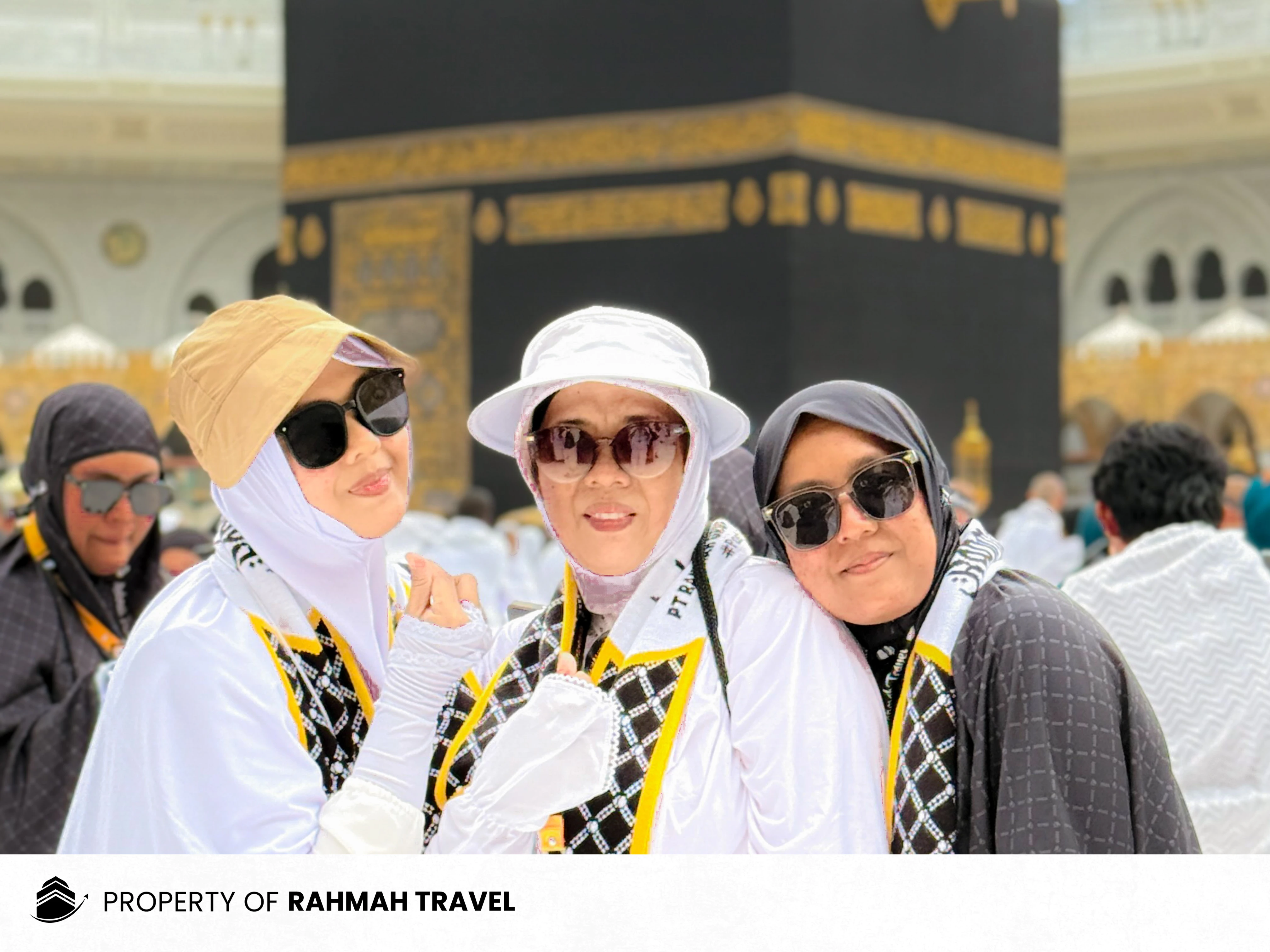 Mendampingi Orang Tua Umroh: Adab dan Tanggung Jawab Anak