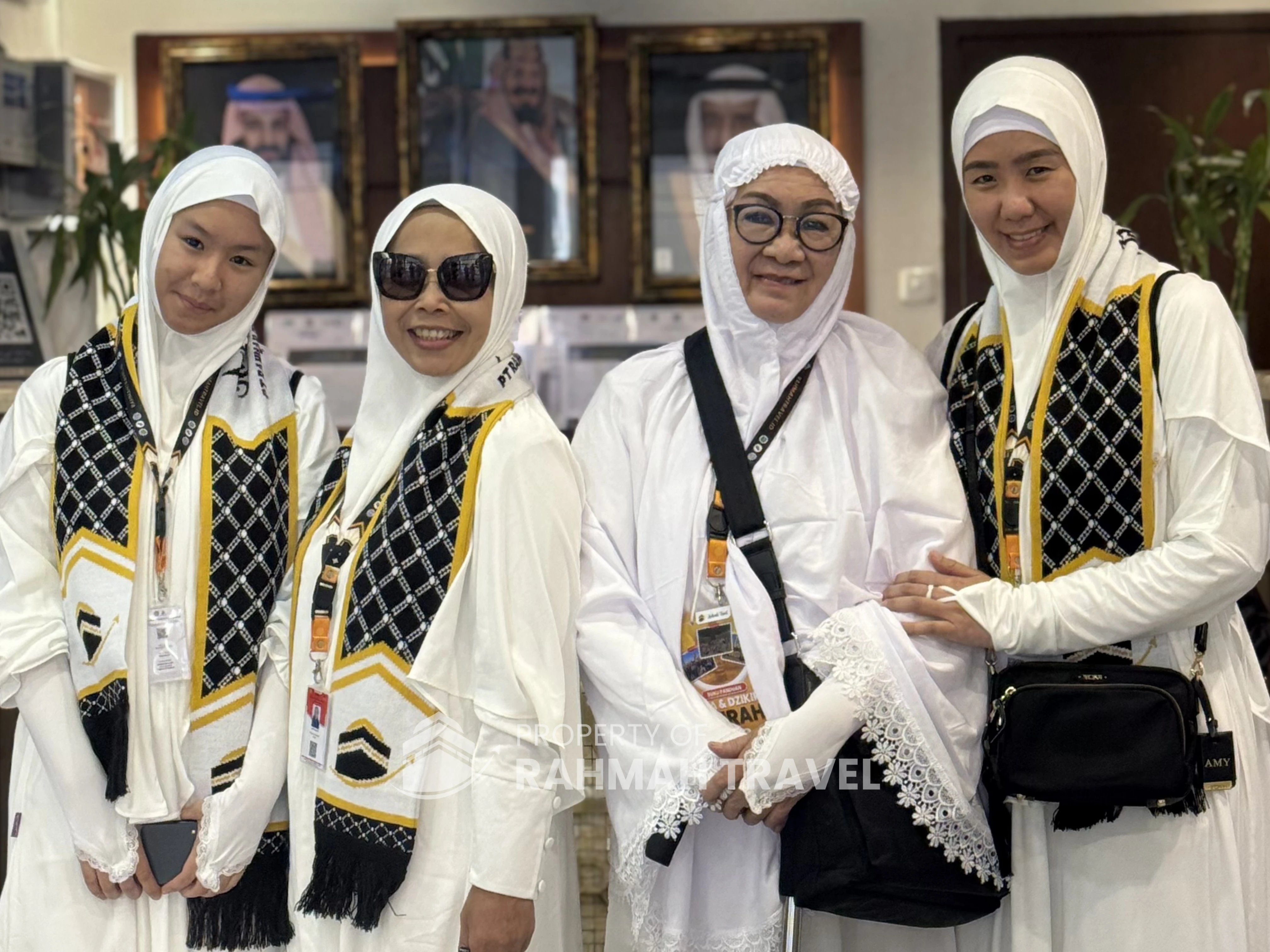 Menuntun Orang Tua Beribadah Umroh: Doa dan Persiapan yang Perlu Keluarga Ketahui