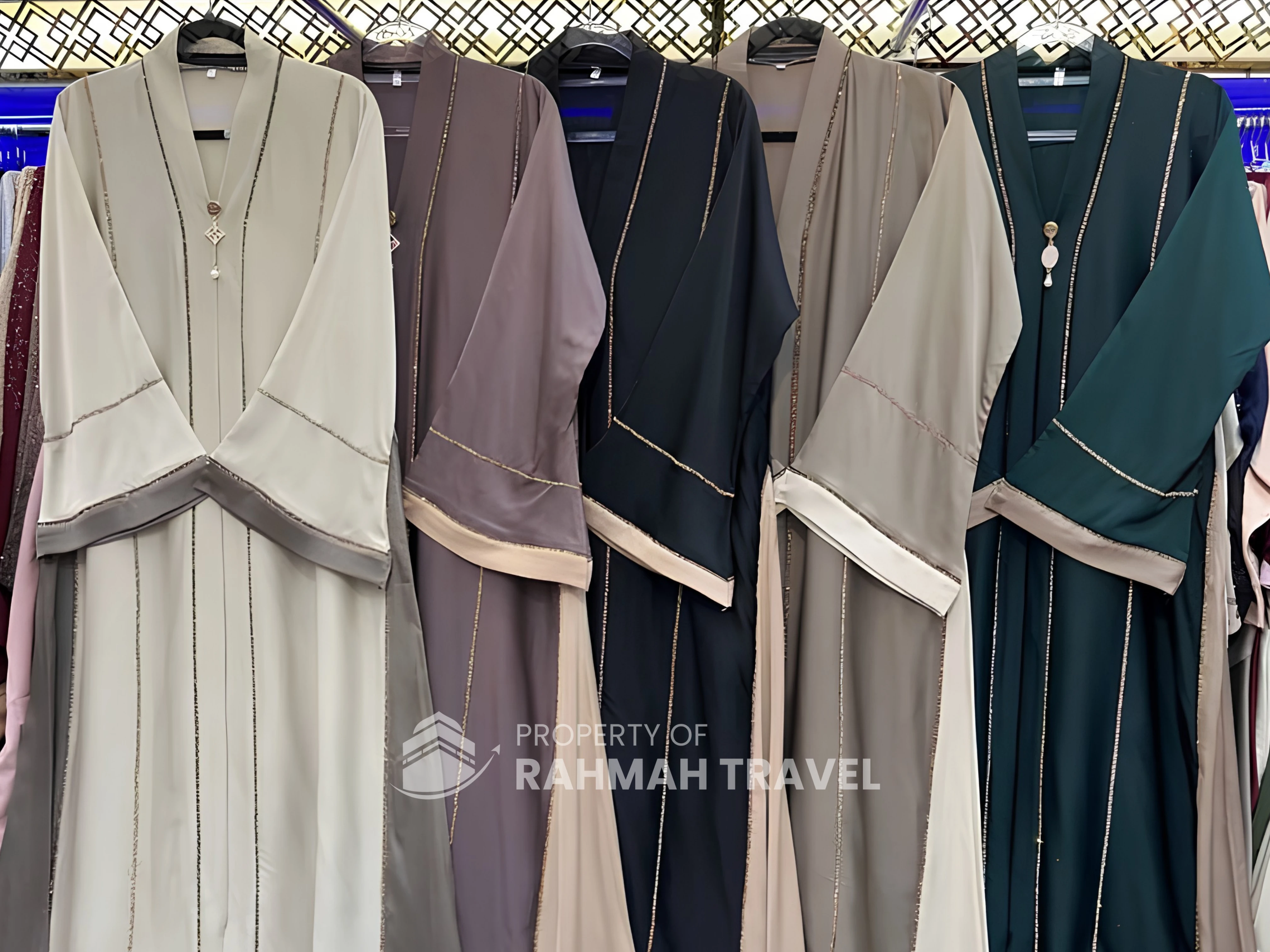 Panduan Lengkap Abaya di Makkah dan Madinah: Model, Tempat Beli, dan Tips Memilih